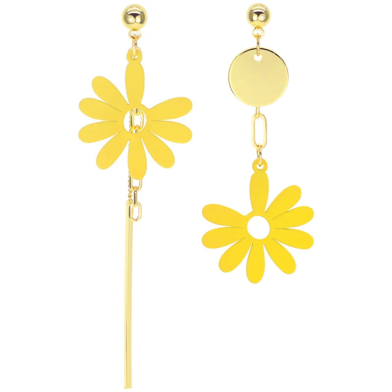 Sandro Sweet and lovely flower earrings summer new style small daisy long tassel ear clip fashion
Sandro Sweet and lovely flower earrings summer new style small daisy long tassel ear clip fashion