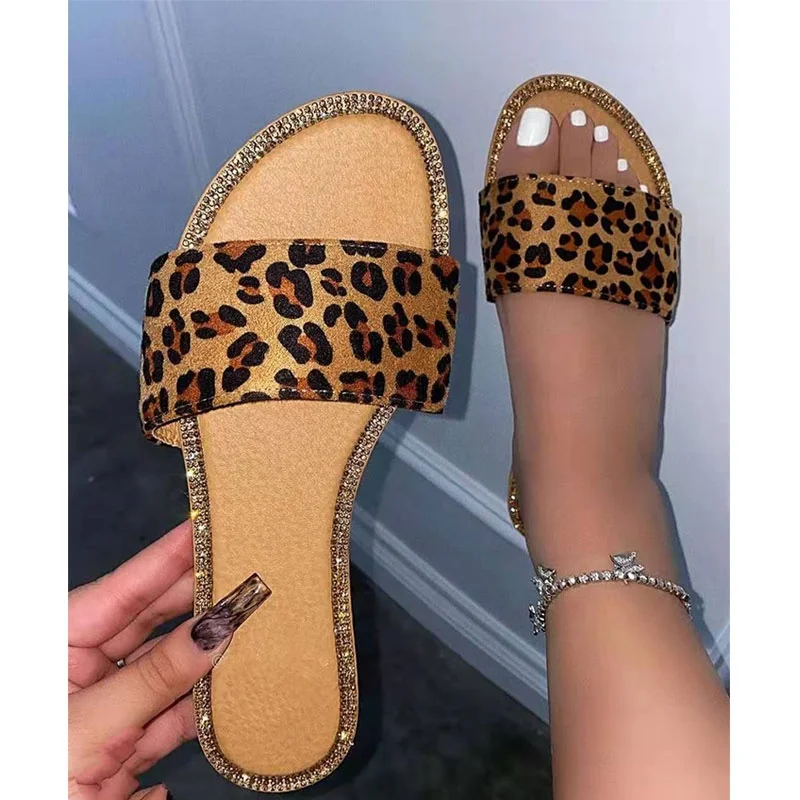 low moq women rhinestone sandals leopard and snake print summer flat shoes beach lady women slides, Leopard/snake
low moq women rhinestone sandals leopard and snake print summer flat shoes beach lady women slides, Leopard/snake