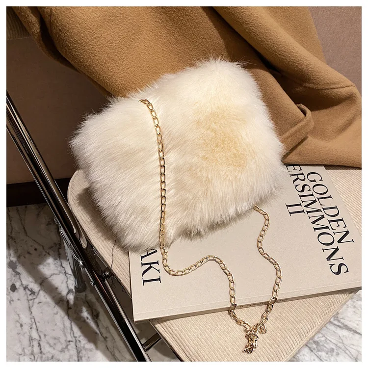AIYIYANG Wholesale Hot Sale 2021 New Edition Fashion Solid Color Plush Handbag Single Shoulder Bag For Women Chain Crossbody Bag
AIYIYANG Wholesale Hot Sale 2021 New Edition Fashion Solid Color Plush Handbag Single Shoulder Bag For Women Chain Crossbody Bag