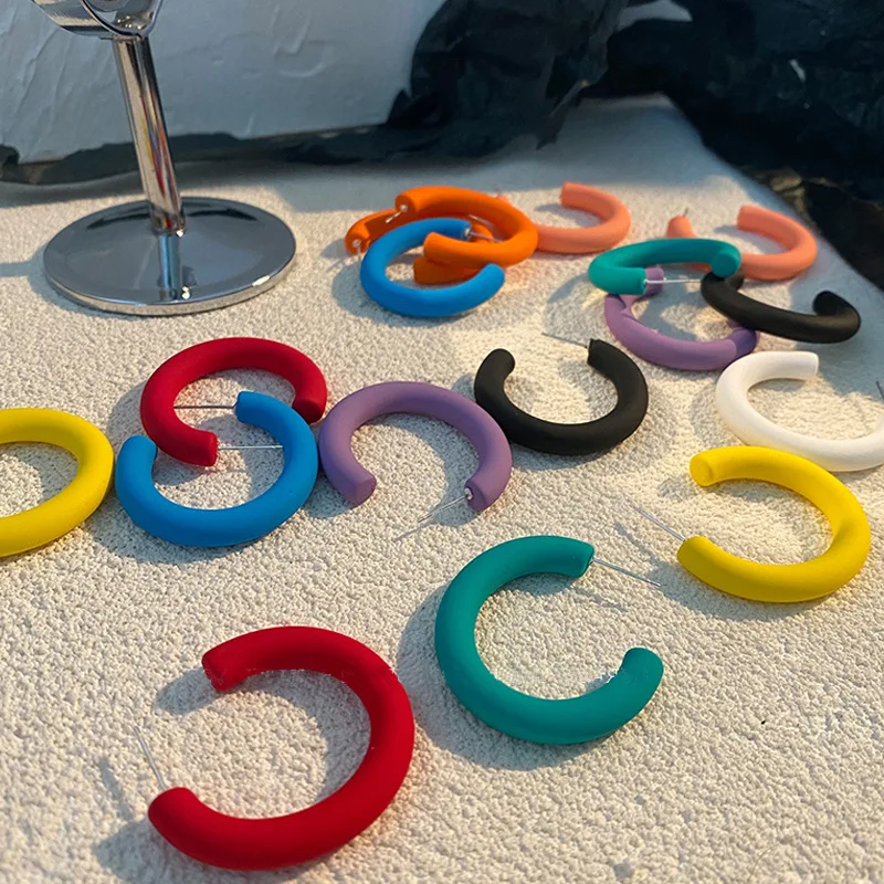 925 Silver Pin Summer Sweet Bright Colorfuly Resin 30mm C Shape Stud Earrings Big Acrylic Hoop Earrings, As pictures
925 Silver Pin Summer Sweet Bright Colorfuly Resin 30mm C Shape Stud Earrings Big Acrylic Hoop Earrings, As pictures