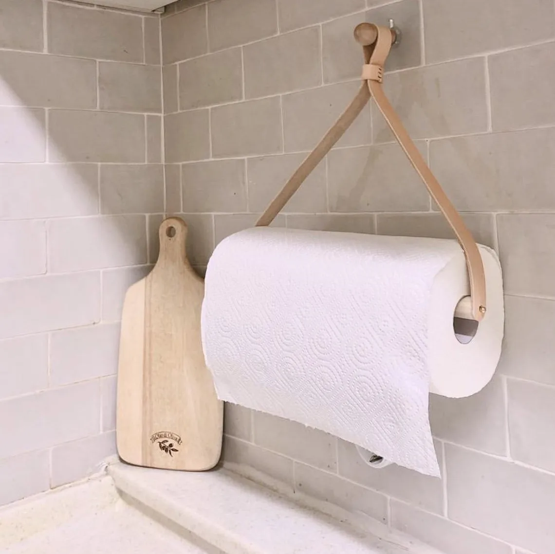 Durable Wooden Leather Strap Wall Hanger Rack Toilets Paper Hook Drawer Shelf Towel Tissue Holder, Pink,navy green,red,orange
Durable Wooden Leather Strap Wall Hanger Rack Toilets Paper Hook Drawer Shelf Towel Tissue Holder, Pink,navy green,red,orange
