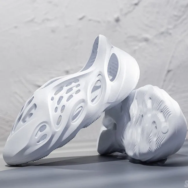 New Latest Super Soft Fashion big size man yezzy foam runner yezzy sandal shoes, Picture color 
New Latest Super Soft Fashion big size man yezzy foam runner yezzy sandal shoes, Picture color