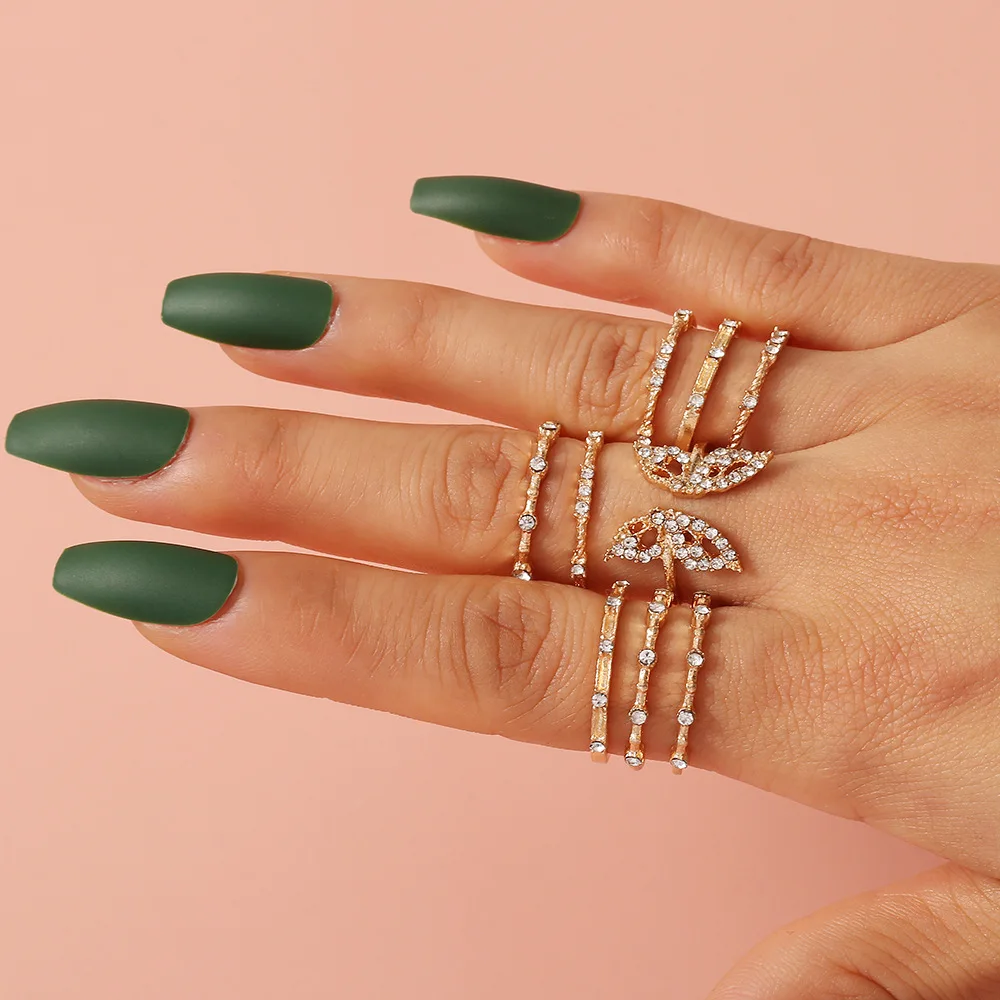 Retro Simple New Hollow Butterfly Full Diamond European And American Style Geometric 9-Piece Niche Personality Ring, Picture shows
Retro Simple New Hollow Butterfly Full Diamond European And American Style Geometric 9-Piece Niche Personality Ring, Picture shows