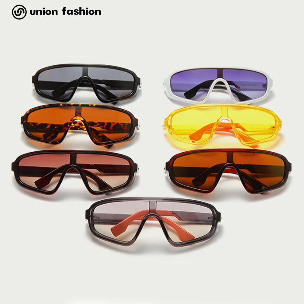 2022 New European And American Style One Piece Fashion Big Frame Windproof Sunglasses For Women
2022 New European And American Style One Piece Fashion Big Frame Windproof Sunglasses For Women