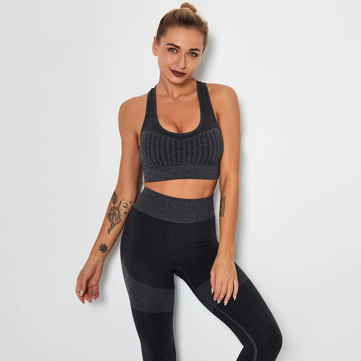 Hot Selling Breathable Seamless Yoga Set High Waist Workout Yoga Suit Gym Fitness Clothing Set For Women
Hot Selling Breathable Seamless Yoga Set High Waist Workout Yoga Suit Gym Fitness Clothing Set For Women