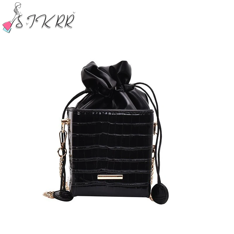 2021 Retro Fashion Crocodile Pattern Bucket Bag Famous Brand Designer Hand Bags Chain Crossbody Box Handbag with String
2021 Retro Fashion Crocodile Pattern Bucket Bag Famous Brand Designer Hand Bags Chain Crossbody Box Handbag with String