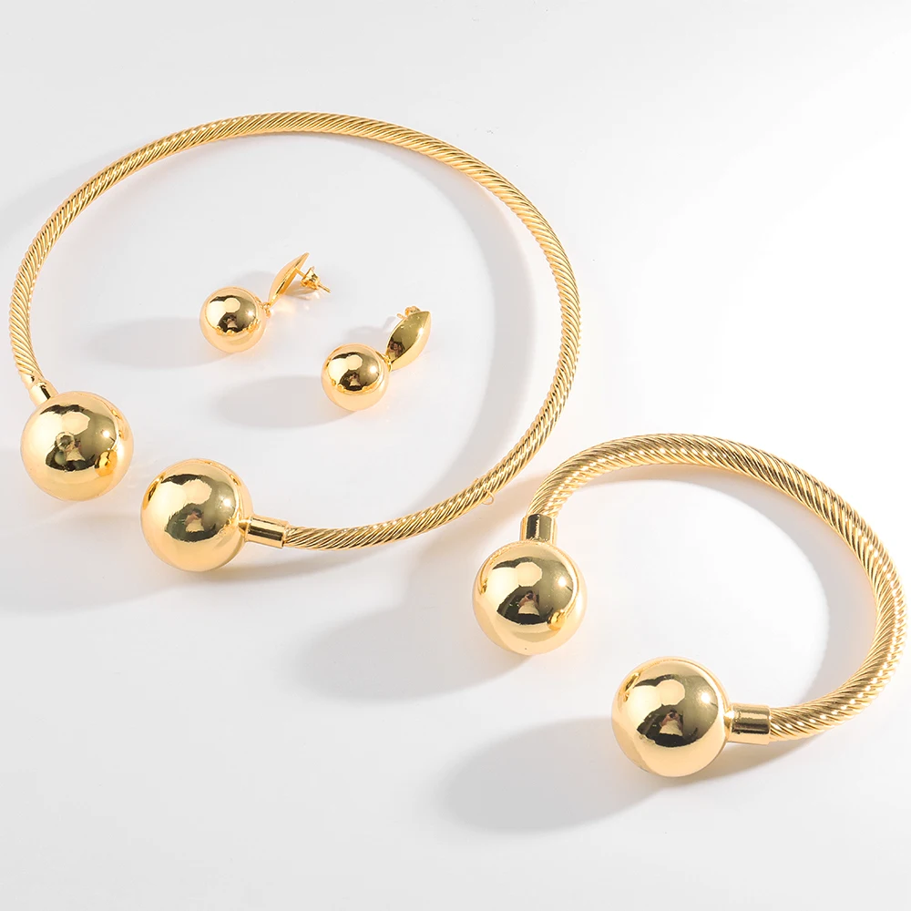 Wholesale New Exquisite Ladies Fashion Pendant Necklace Earrings 18K Gold Plated Jewelry Set
Wholesale New Exquisite Ladies Fashion Pendant Necklace Earrings 18K Gold Plated Jewelry Set