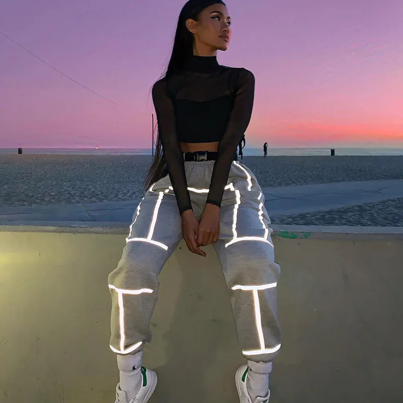 Newest design female cool reflective trousers hip hop style fashion cargo pockets street wear casual women's pants
Newest design female cool reflective trousers hip hop style fashion cargo pockets street wear casual women's pants