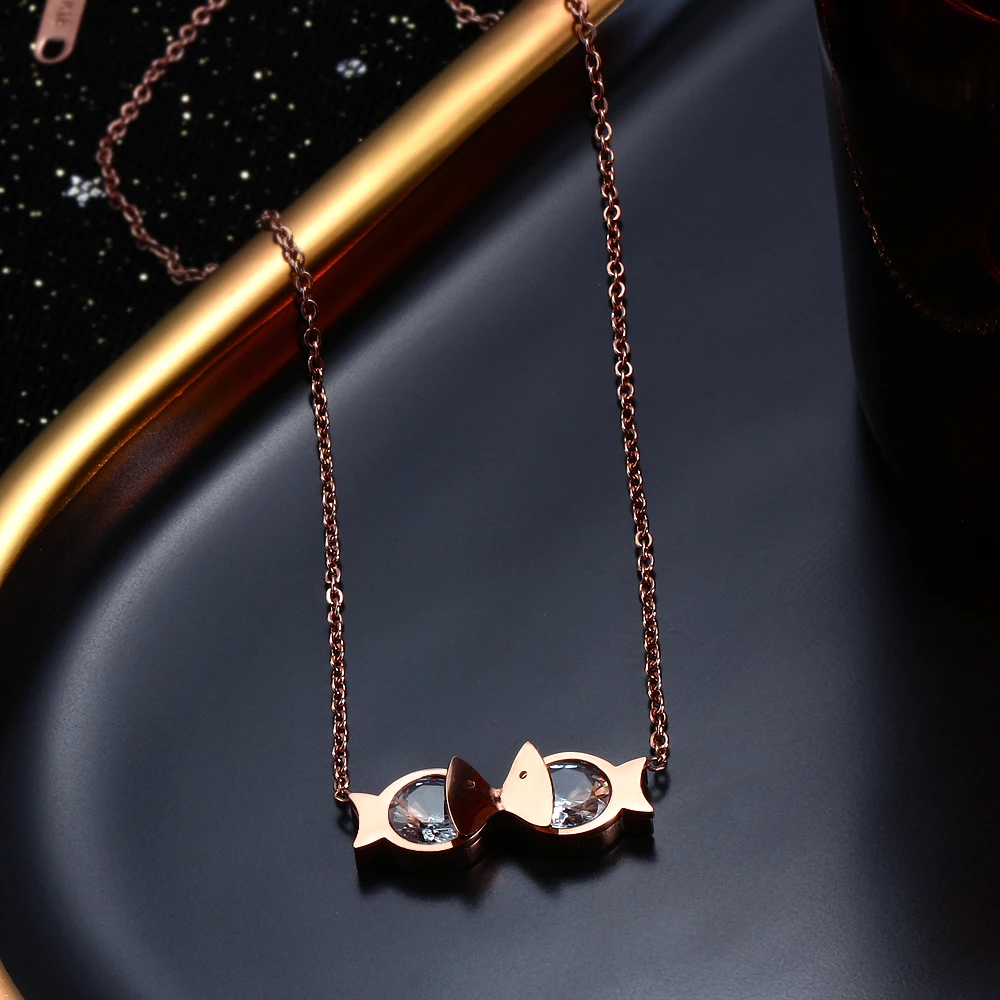 Kiss fish necklace female design simple cold wind Korean version of the temperament clavicle chain, Silver / gold / rose gold
Kiss fish necklace female design simple cold wind Korean version of the temperament clavicle chain, Silver / gold / rose gold