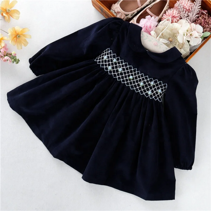 Winter corduroy little baby smocked clothing for girls dresses hand made kids children clothes wholesale C20729
Winter corduroy little baby smocked clothing for girls dresses hand made kids children clothes wholesale C20729