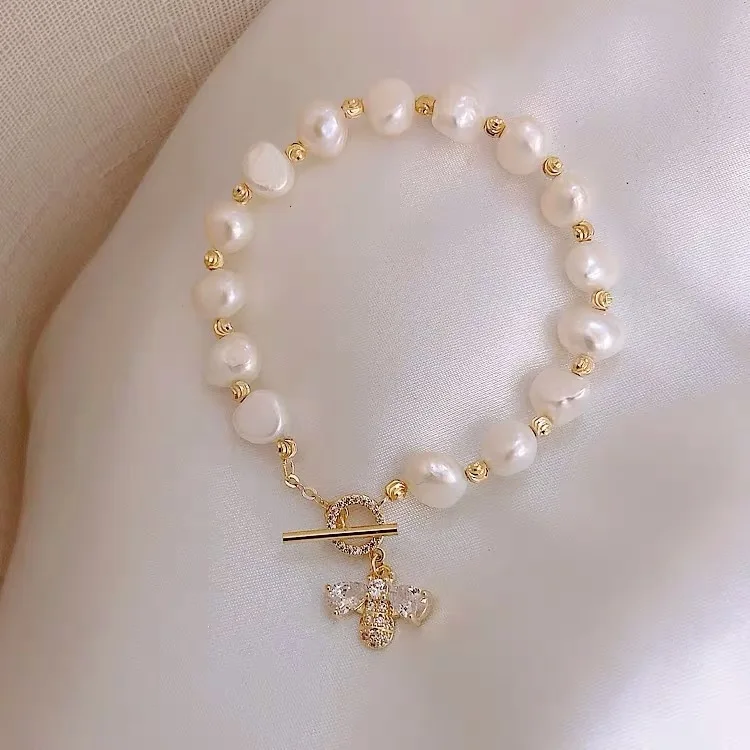 2020 New Gold Color Plated Bracelet Bee Alloy Charm Freshwater Pearl Chain Bracelet For Women, 1 color
2020 New Gold Color Plated Bracelet Bee Alloy Charm Freshwater Pearl Chain Bracelet For Women, 1 color