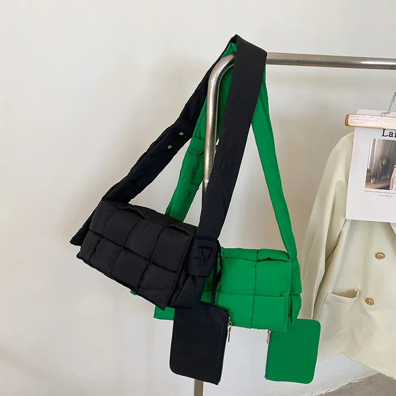 Elegant Sponge Bag Chain Clutch Soft Pleat Crossbody Shoulder Bags Lady Luxury Designer Pleated Handbags And Purses For Women, Customized color
Elegant Sponge Bag Chain Clutch Soft Pleat Crossbody Shoulder Bags Lady Luxury Designer Pleated Handbags And Purses For Women, Customized color