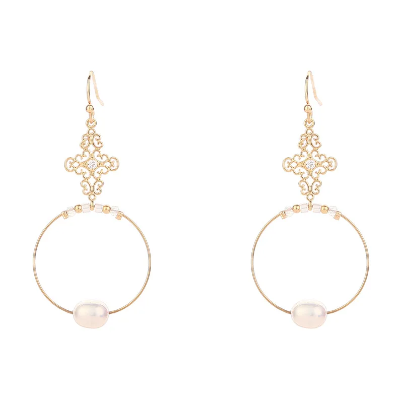 Designer high sense earrings female micro inlaid zircon pendant simple generous geometric pearl earrings wholesale, Gold color
Designer high sense earrings female micro inlaid zircon pendant simple generous geometric pearl earrings wholesale, Gold color
