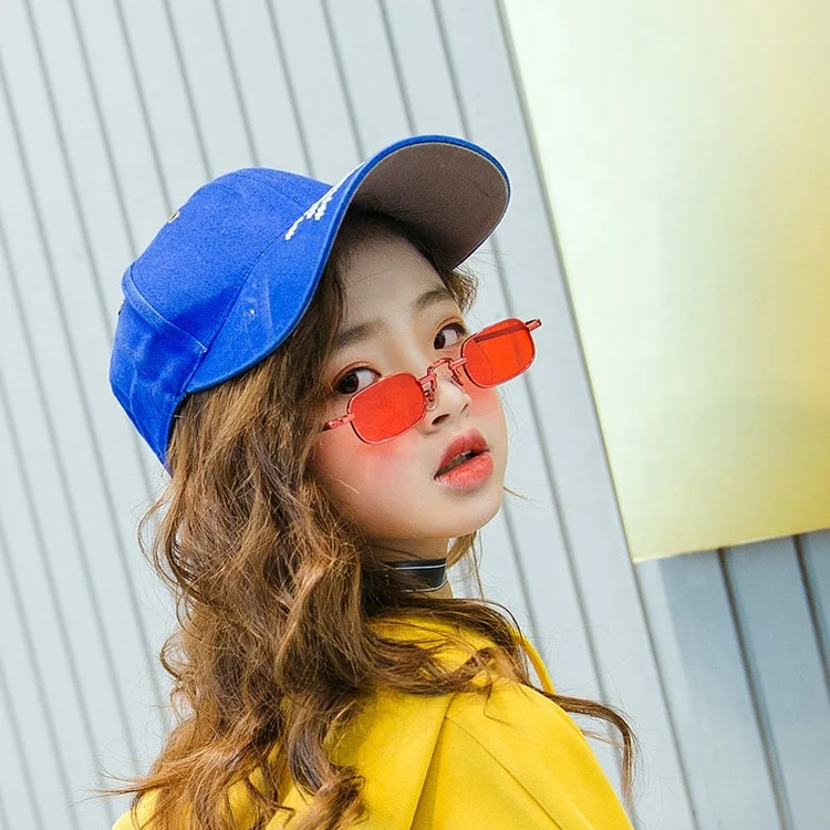 DOISYER 2019 new trending children's retro small frame rectangle metal kids sunglasses girls
DOISYER 2019 new trending children's retro small frame rectangle metal kids sunglasses girls