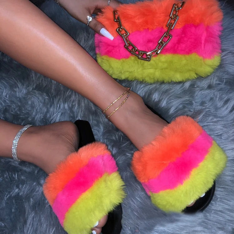 Trendy beach colorful fox fur slipper and plush gold chain handbag sets women outdoor matching sets
Trendy beach colorful fox fur slipper and plush gold chain handbag sets women outdoor matching sets