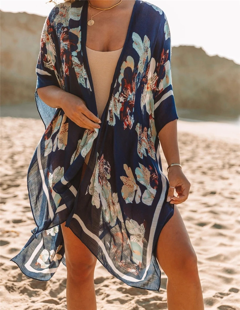 22021 European and American summer new mid-length chiffon printed beach bikini sunscreen blouse holiday style
22021 European and American summer new mid-length chiffon printed beach bikini sunscreen blouse holiday style