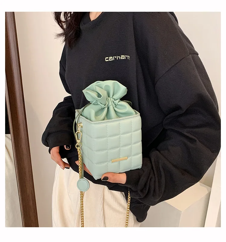 trendy pu leather shoulder crossbody chain bags 2021 fashion women handbags ladies solid color box purse
trendy pu leather shoulder crossbody chain bags 2021 fashion women handbags ladies solid color box purse