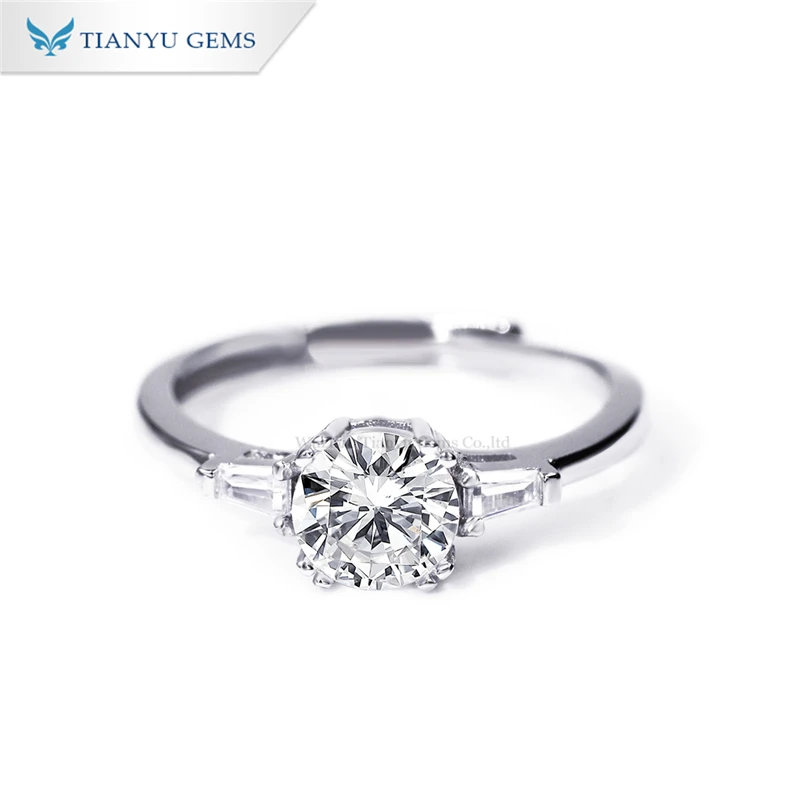 Tianyu jewelry 18k white gold plated 1ct moissanite anniversary engagement three stones adjustable silver rings
Tianyu jewelry 18k white gold plated 1ct moissanite anniversary engagement three stones adjustable silver rings