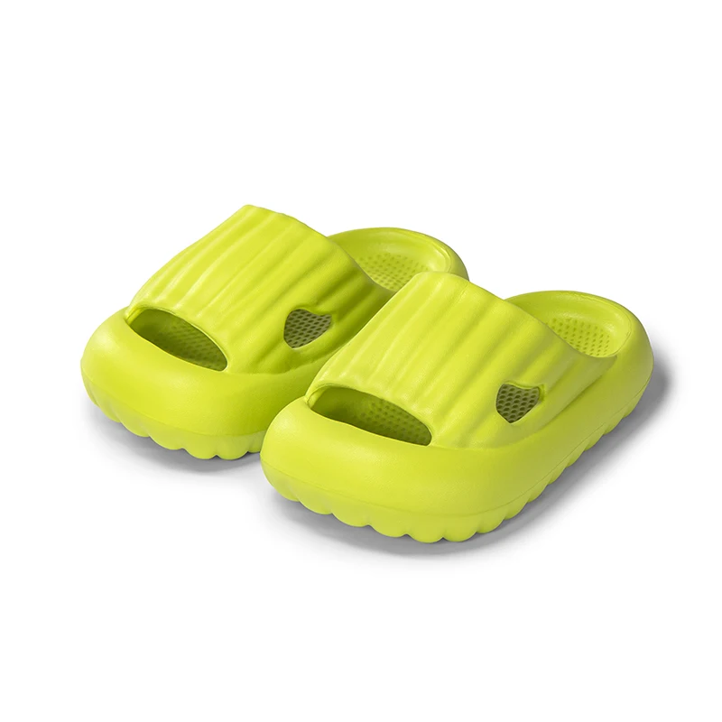 Children Anti-Slip Waterproof Clog Slippers Kid Breathable Soft Bottom Thick Soled Light Weight Slides, Mix color 
Children Anti-Slip Waterproof Clog Slippers Kid Breathable Soft Bottom Thick Soled Light Weight Slides, Mix color