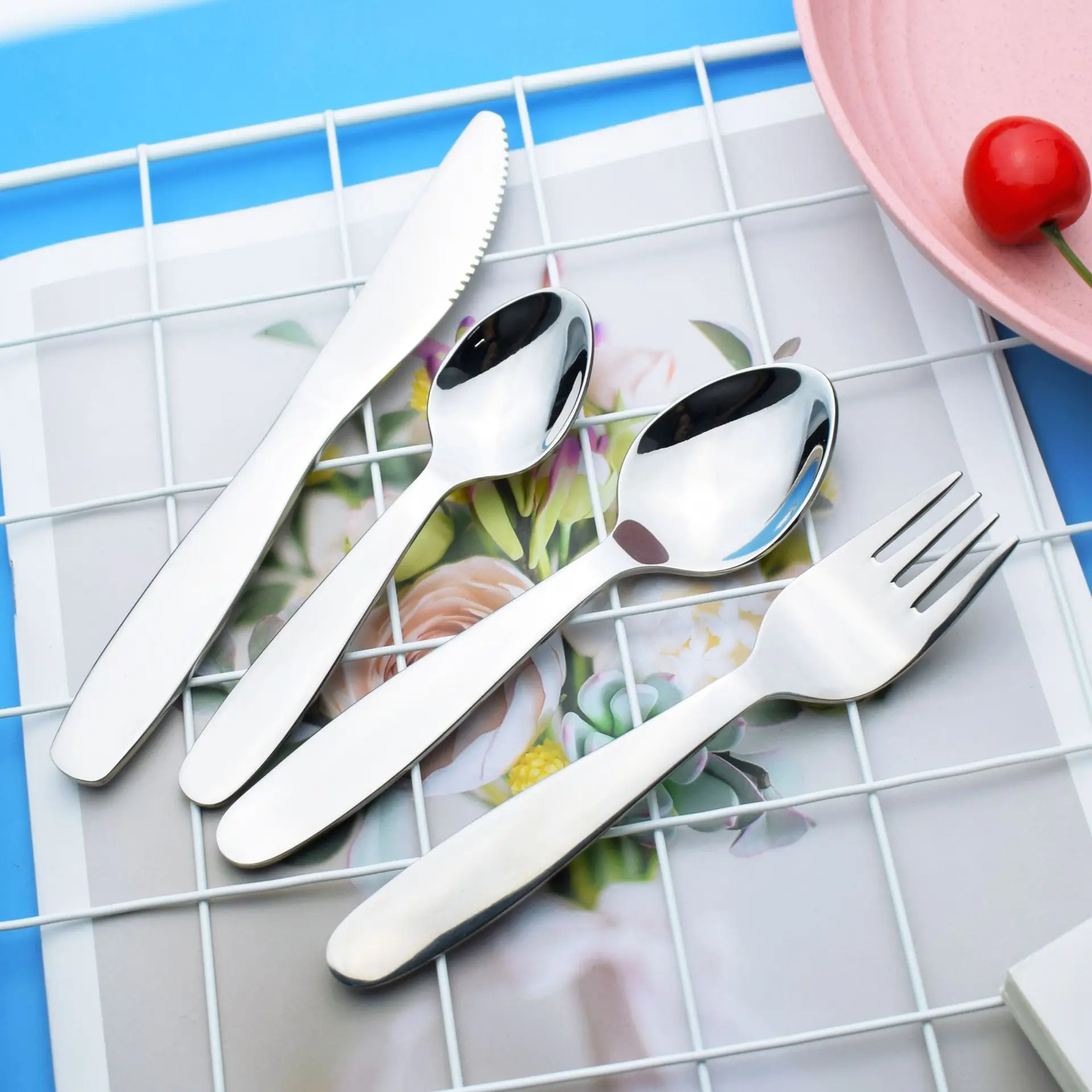 Cartoon Mini Children Spoon Fork Set Baby Feeding Spoon Stainless Steel Kids eating Cutlery Baby Flatware as Christmas gift, Copper 
Cartoon Mini Children Spoon Fork Set Baby Feeding Spoon Stainless Steel Kids eating Cutlery Baby Flatware as Christmas gift, Copper