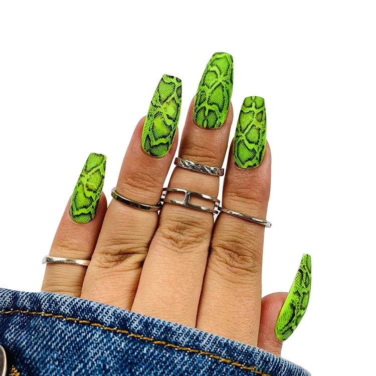 false nails black serpentine painting artificial fingernails