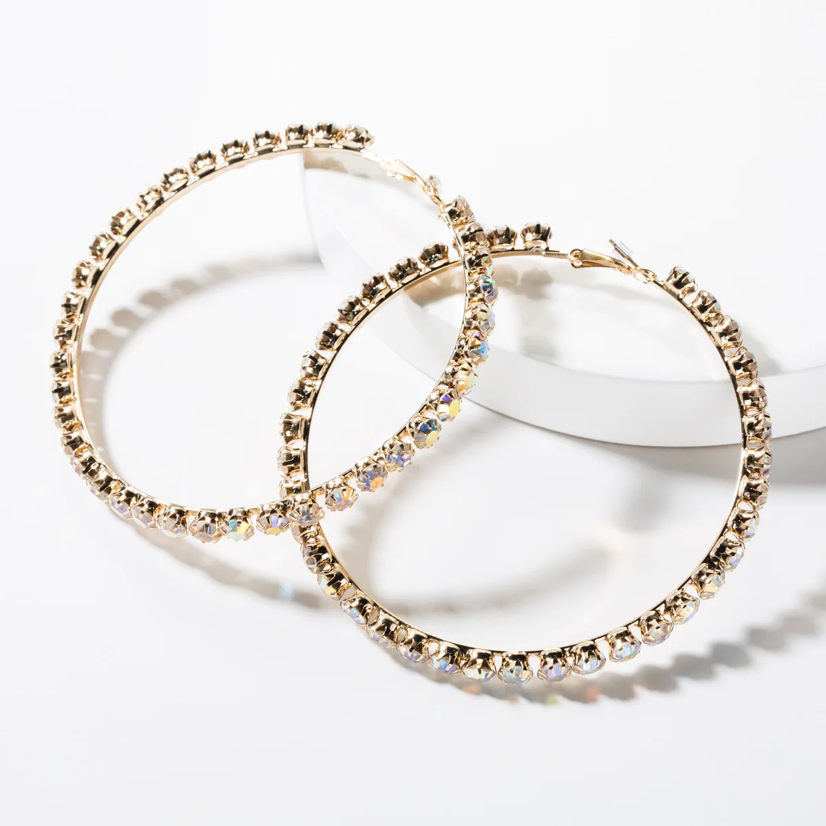 Statement Real Gold Plated Shiny Zirconia Crystal Hoop Earrings Large Rhinestone Hoop Earring For Ladies
Statement Real Gold Plated Shiny Zirconia Crystal Hoop Earrings Large Rhinestone Hoop Earring For Ladies
