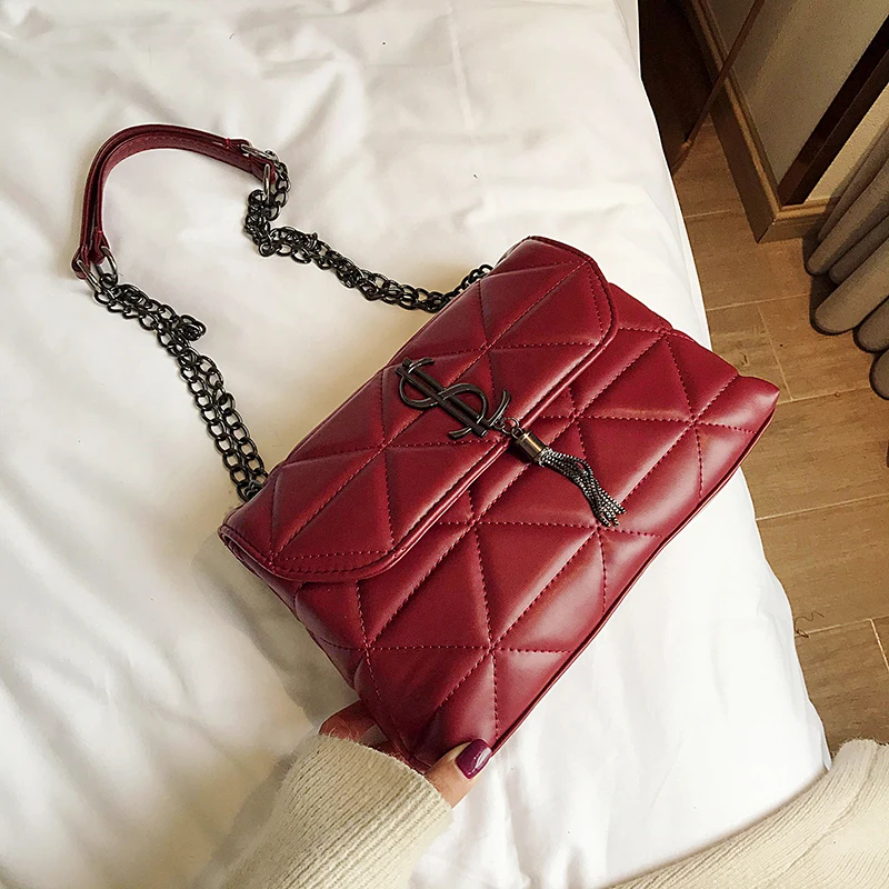 European Fashion Female Bag 2019 New High Quality PU Leather Women's Designer Handbag Lock Chain Shoulder Messenger bags
European Fashion Female Bag 2019 New High Quality PU Leather Women's Designer Handbag Lock Chain Shoulder Messenger bags