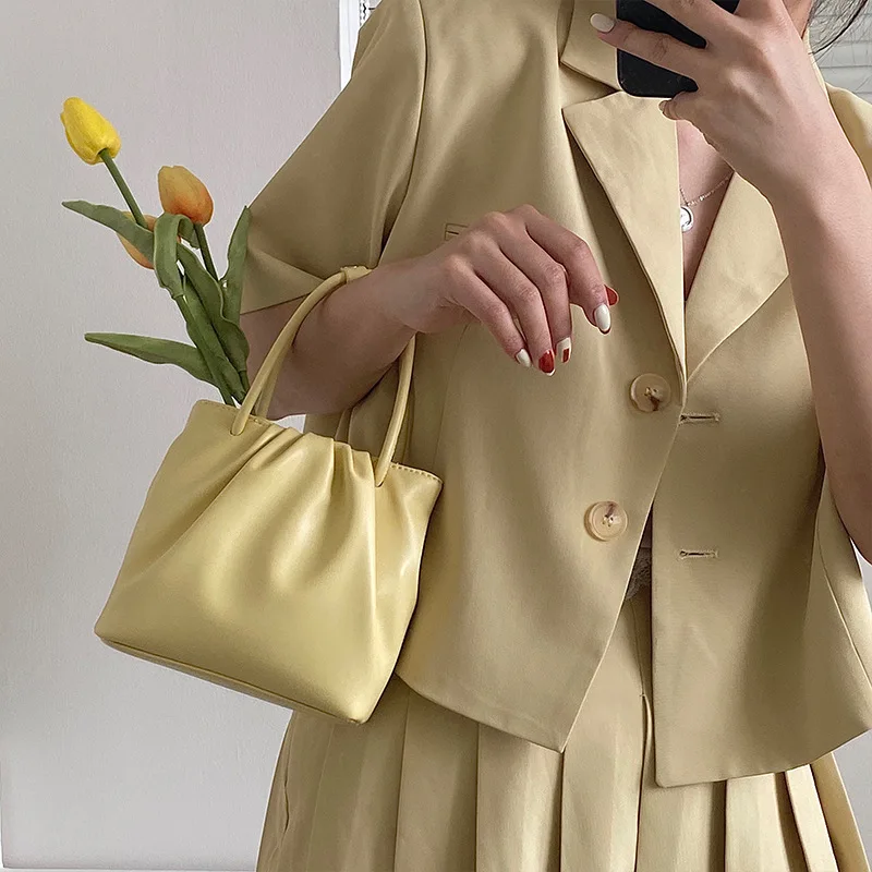 2022 Summer Tender yellow Ruched versatile bag women Girl portable casual shoulder messenger bag fashion handbag
2022 Summer Tender yellow Ruched versatile bag women Girl portable casual shoulder messenger bag fashion handbag