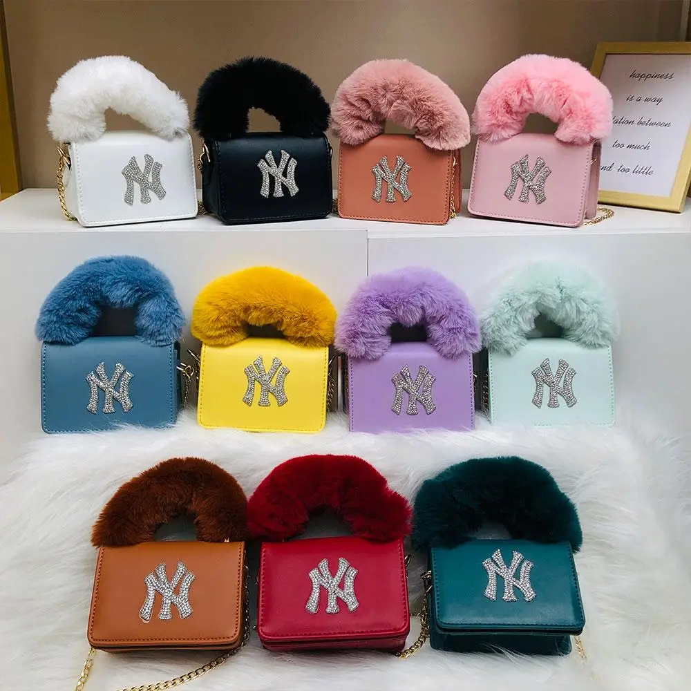 2021 Spring New York Fashion Hot Selling Furry Purses Women Hand Bags Purses and Hat Set Luxury Handbags for Women, 11 colors
2021 Spring New York Fashion Hot Selling Furry Purses Women Hand Bags Purses and Hat Set Luxury Handbags for Women, 11 colors