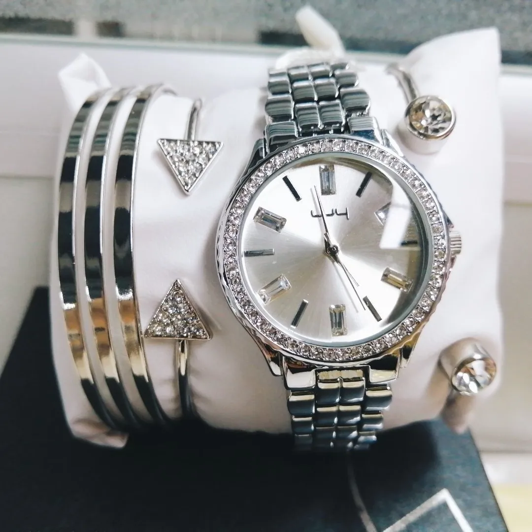 GW-002 Hot Christmas best gift sets fashion Ladies Quartz Watches Bracelets Luxury gift watches For Women
GW-002 Hot Christmas best gift sets fashion Ladies Quartz Watches Bracelets Luxury gift watches For Women