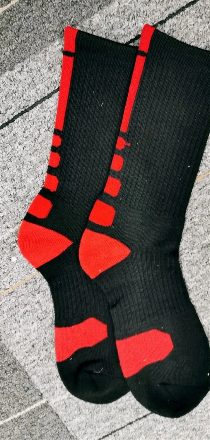Brand Casaul Men's Women's Sport Stocking Creative Color Matching Sport Basketball Skateboard Socks, Picture
Brand Casaul Men's Women's Sport Stocking Creative Color Matching Sport Basketball Skateboard Socks, Picture