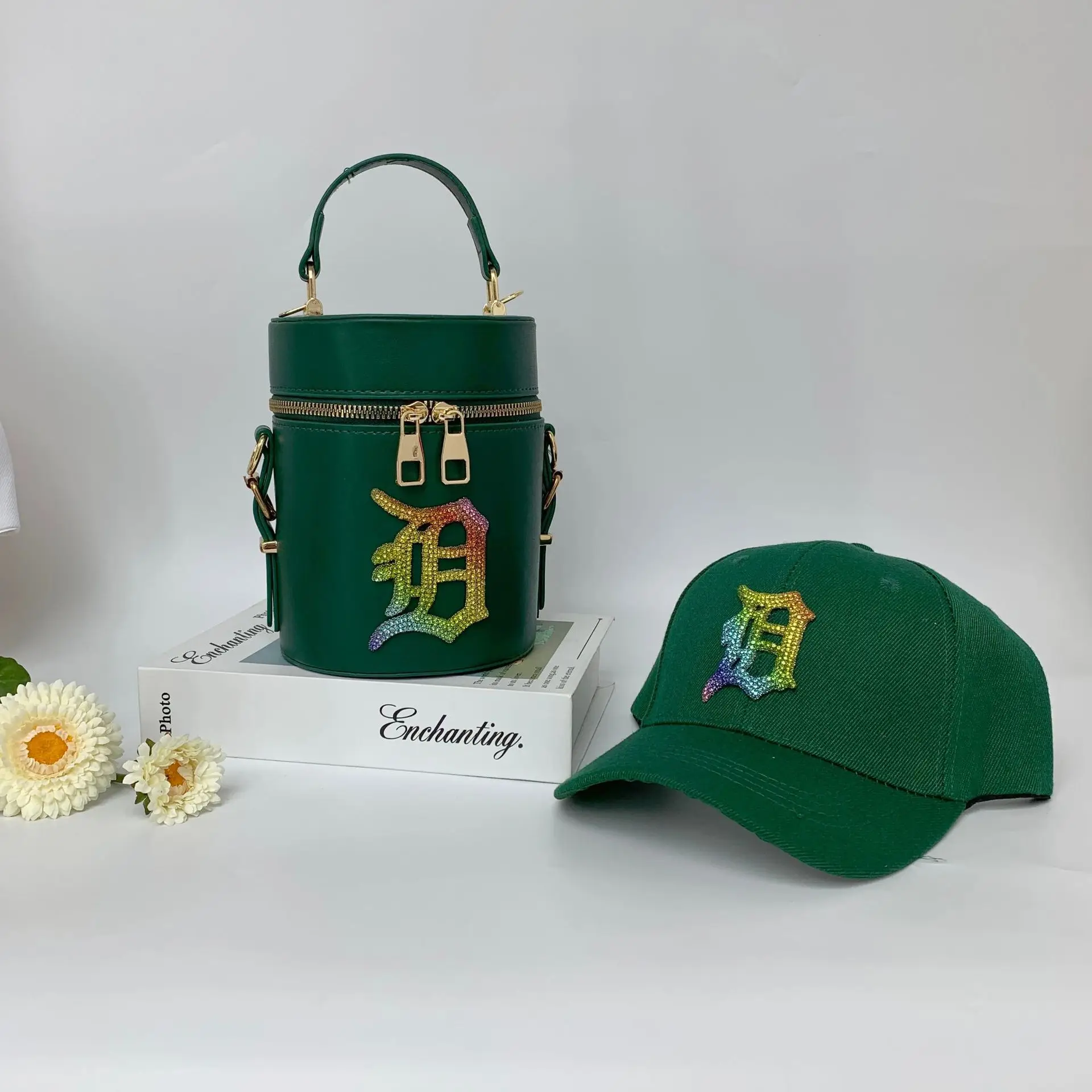 2021 Lady Designer Handbags Famous Brands La Ny Detroit Bucket Hat And Purse Set Small Women Hand Bags, Customized color
2021 Lady Designer Handbags Famous Brands La Ny Detroit Bucket Hat And Purse Set Small Women Hand Bags, Customized color
