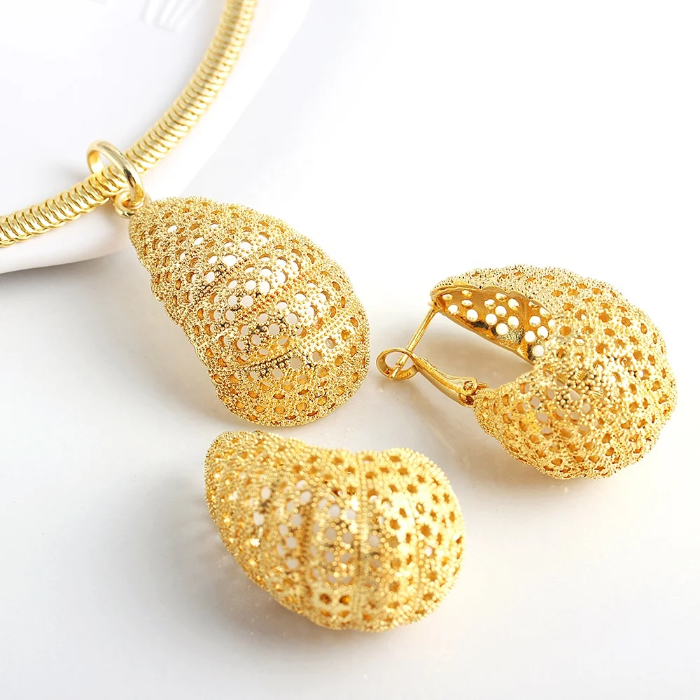 Yueming Jewelry Women Metal Hollow Exaggerated Drop Earrings fashion brazilian jewelry gold plated african jewelry sets 
Yueming Jewelry Women Metal Hollow Exaggerated Drop Earrings fashion brazilian jewelry gold plated african jewelry sets