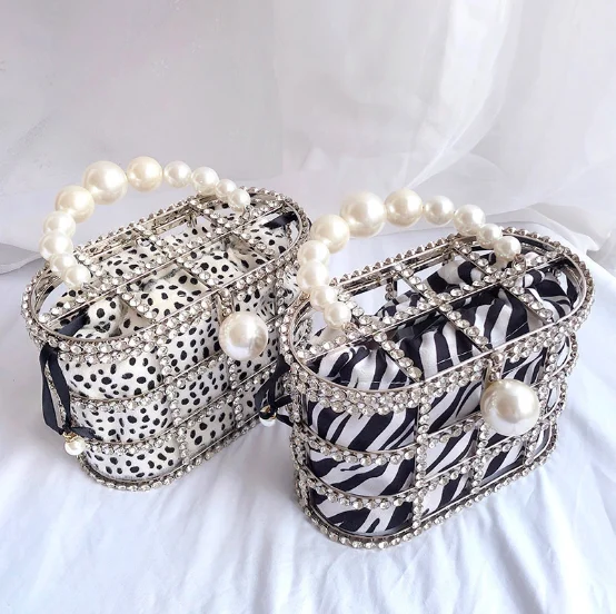 Animal Pattern Pearl handle Luxury Purse 2021 Clutch bag Bling Rhinestone Bucket handbag Lady, 2 colors
Animal Pattern Pearl handle Luxury Purse 2021 Clutch bag Bling Rhinestone Bucket handbag Lady, 2 colors