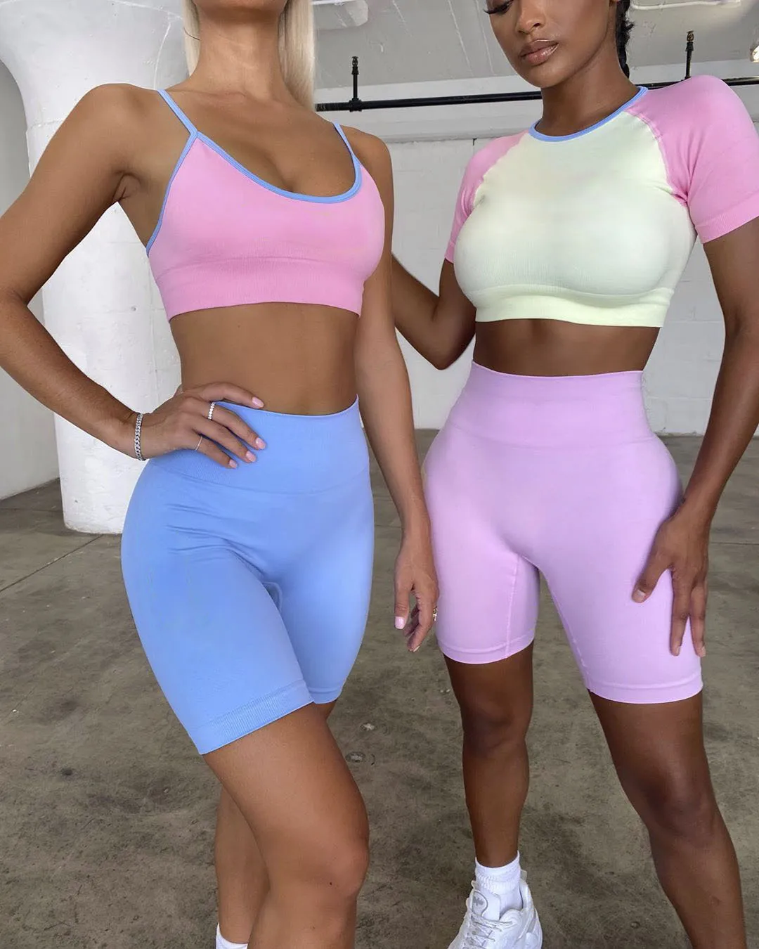 Patchwork Yoga Active set Athletic Wear Sportswear 2 piece short sets casual seamless womens gym set
Patchwork Yoga Active set Athletic Wear Sportswear 2 piece short sets casual seamless womens gym set