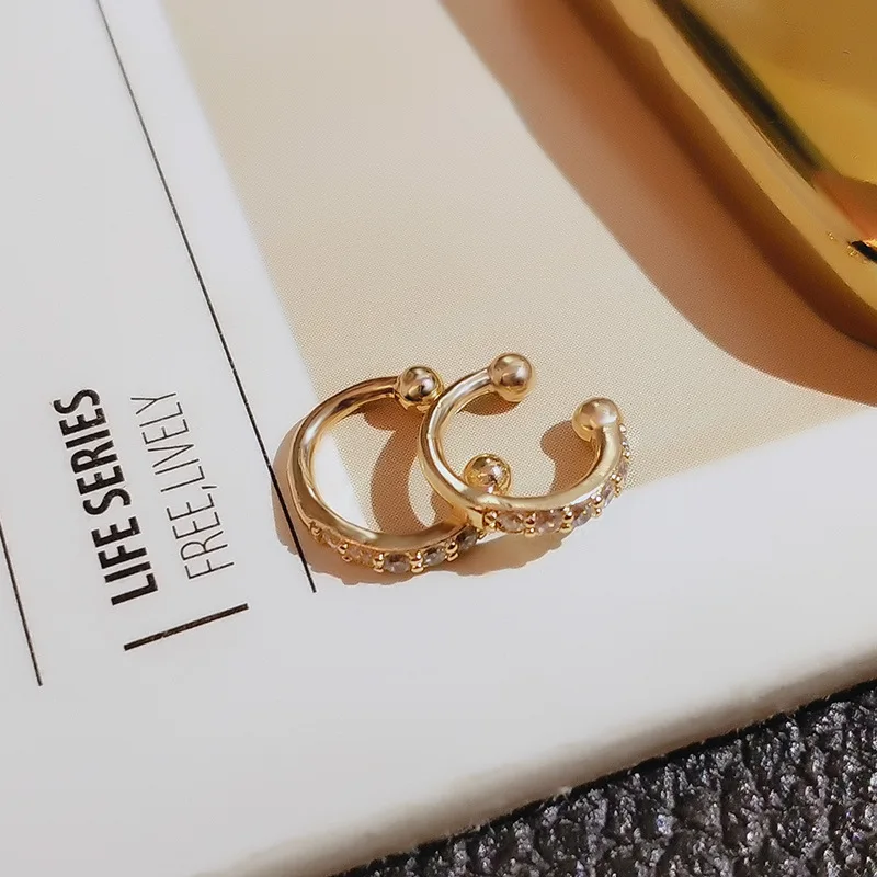 2021 fashion jewelry ear bone clip crystal gold plated earring cuff without ear hole
2021 fashion jewelry ear bone clip crystal gold plated earring cuff without ear hole