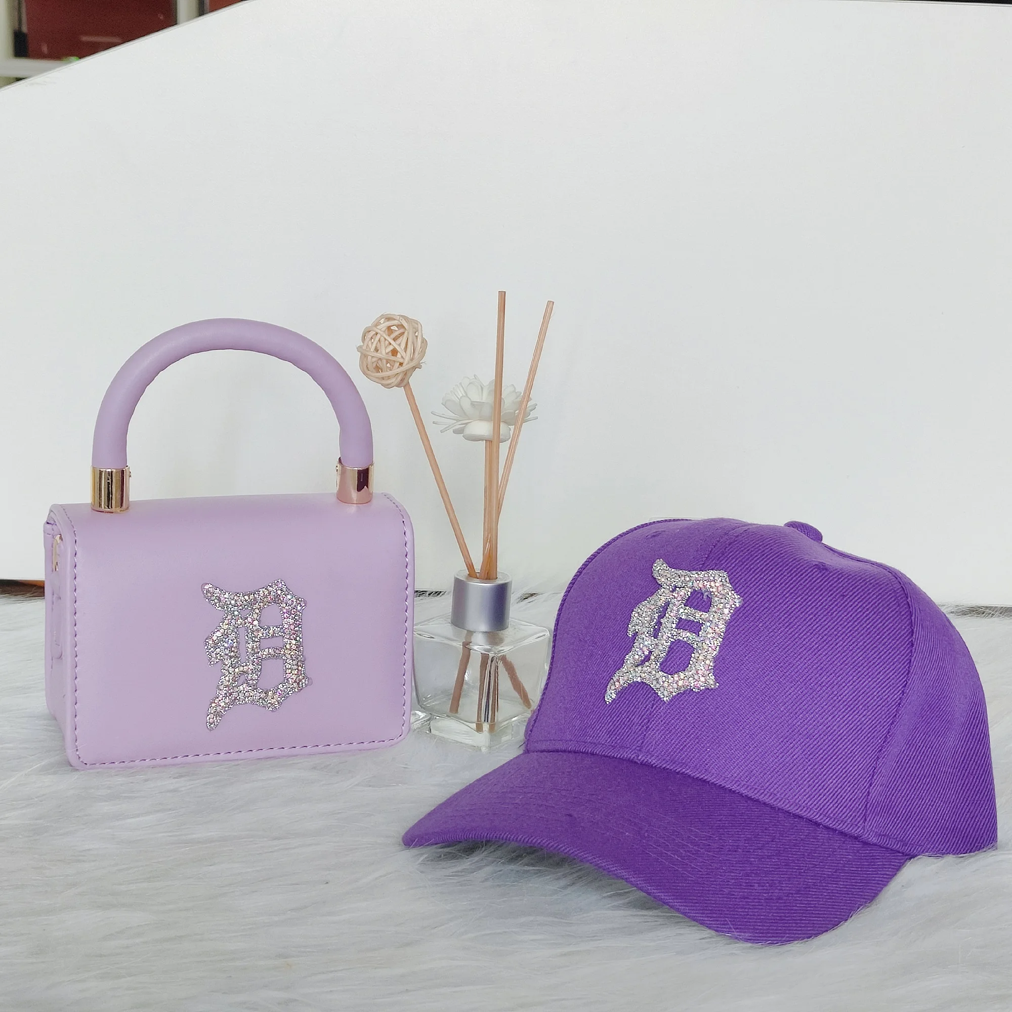New Style Hats and Purses Handbags Set Ladies Purses Detroit Hats And Purses Sets 2021 Handbags For Women, 12 colors
New Style Hats and Purses Handbags Set Ladies Purses Detroit Hats And Purses Sets 2021 Handbags For Women, 12 colors