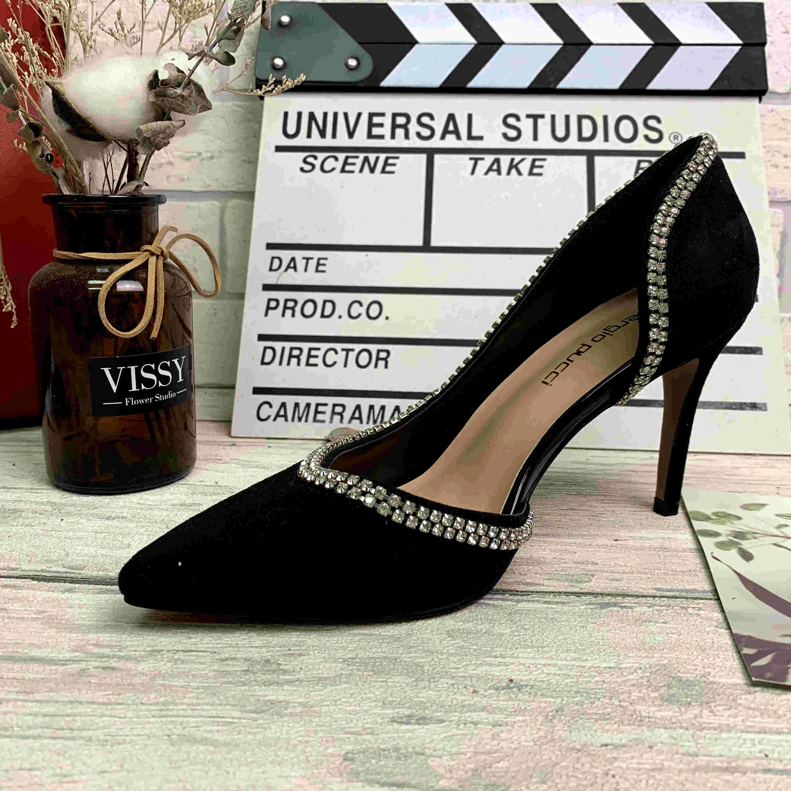 2021 spring new suede edge with diamond decoration pointed toe stiletto high heels European style large size wholesale, Red beige black
2021 spring new suede edge with diamond decoration pointed toe stiletto high heels European style large size wholesale, Red beige black