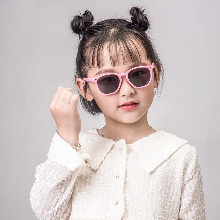DOISYER 2018 latest fashion private label round child silicone sun glasses vintage polarized kids girls sunglasses
DOISYER 2018 latest fashion private label round child silicone sun glasses vintage polarized kids girls sunglasses