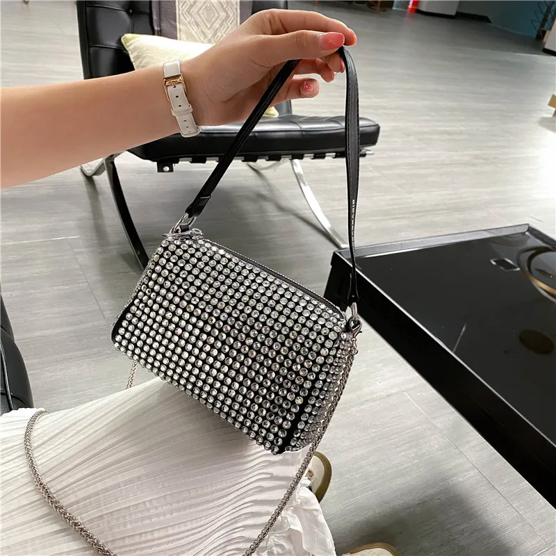 Dropshipping 2020 New Fashion PU Leather Shining Handbags and Purses for Women Chain Shoulder Crossbody Bag, Black
Dropshipping 2020 New Fashion PU Leather Shining Handbags and Purses for Women Chain Shoulder Crossbody Bag, Black