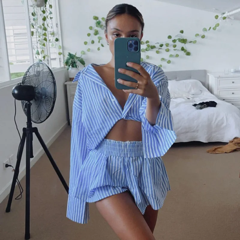 2021 New fashion striped shirt and waist shorts set women two pieces short pant set summer two piece outfits for women
2021 New fashion striped shirt and waist shorts set women two pieces short pant set summer two piece outfits for women