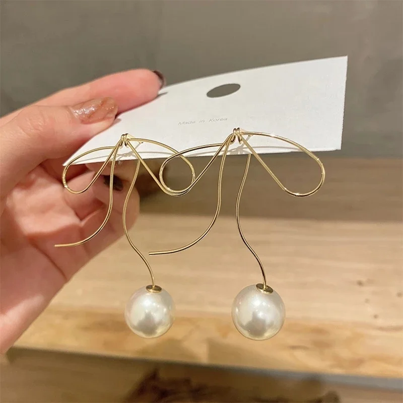 Korean Elegant Metal Bowknot Drop Earrings For Women Sweet Girl Fashion Pearl Ball Brincos Party Jewelry Gifts
Korean Elegant Metal Bowknot Drop Earrings For Women Sweet Girl Fashion Pearl Ball Brincos Party Jewelry Gifts