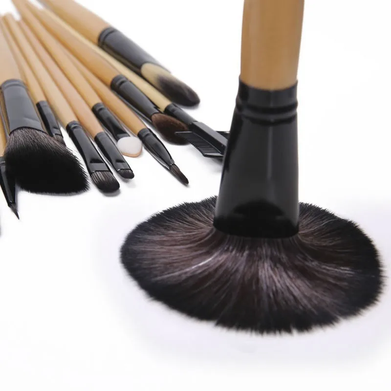 24 pieces of synthetic makeup brush kit beginner makeup tools complete with PU bag, As the picture 
24 pieces of synthetic makeup brush kit beginner makeup tools complete with PU bag, As the picture