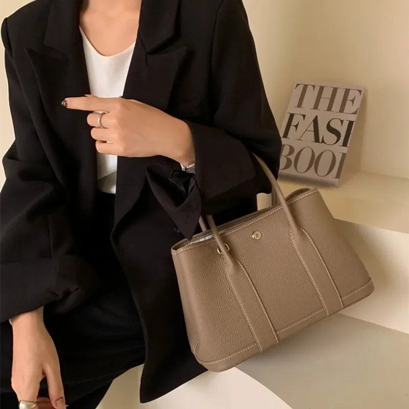 2ndr Brand Drop Shipping Luxury Designer 2021 2020 Cowhide Leather Women Bag Private Label Tote Hand Bag
2ndr Brand Drop Shipping Luxury Designer 2021 2020 Cowhide Leather Women Bag Private Label Tote Hand Bag