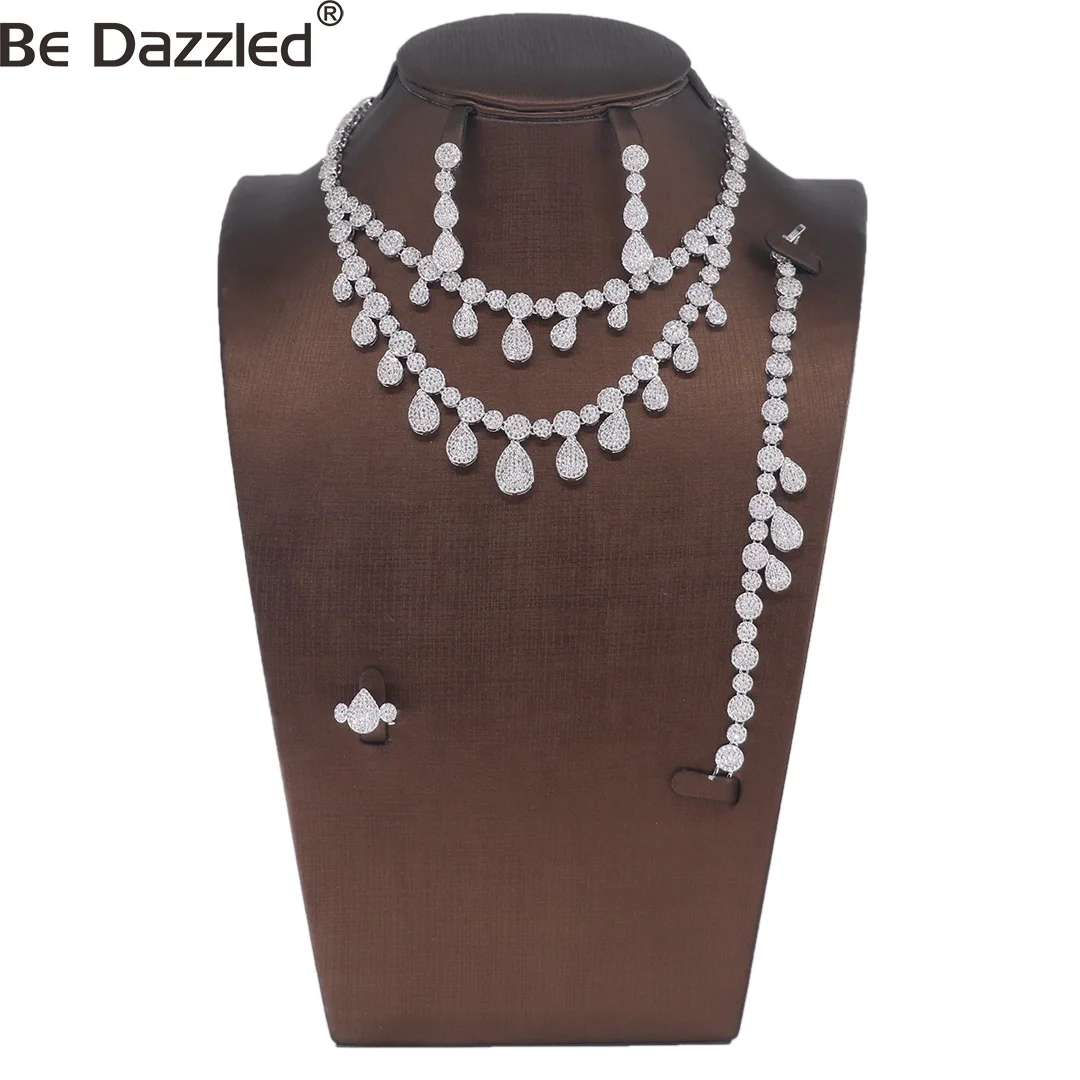 Bedazzled Arabic Wedding ladies two rows necklace micro full cubic zirconia luxury 4 pieces bridal jewelry set
Bedazzled Arabic Wedding ladies two rows necklace micro full cubic zirconia luxury 4 pieces bridal jewelry set