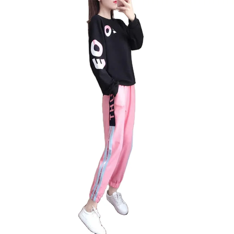 Western style sports suit women 2020 new spring and autumn fashion trend loose Korean casual sweater long-sleeved trousers two-p
Western style sports suit women 2020 new spring and autumn fashion trend loose Korean casual sweater long-sleeved trousers two-p