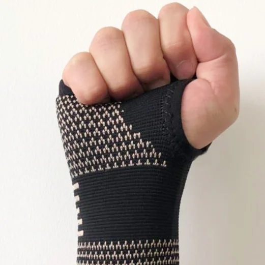 High Quality Factory Price Elastic Winding Compression Breathable Basketball Wrist Support/Wrist Bracer/Wrist Bandage, Customized color
High Quality Factory Price Elastic Winding Compression Breathable Basketball Wrist Support/Wrist Bracer/Wrist Bandage, Customized color