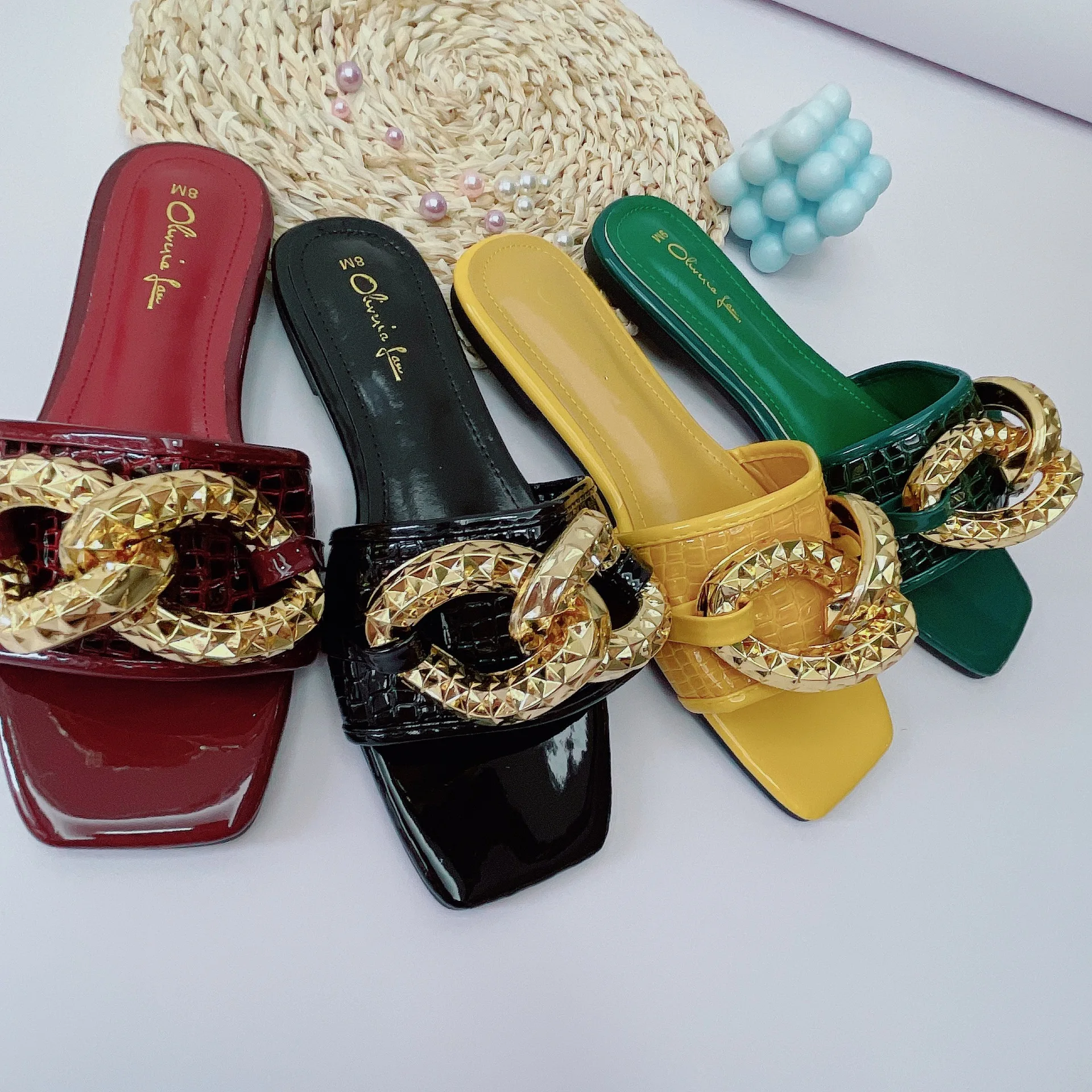 2022 New arrival fashion flat heel square toe metal chain casual slippers women shoes plus size outdoor beach slide&slippers, Five colors or customized
2022 New arrival fashion flat heel square toe metal chain casual slippers women shoes plus size outdoor beach slide&slippers, Five colors or customized