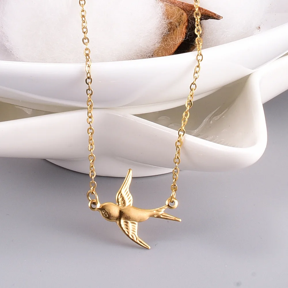 Vivid Design 18k Real Gold Plated Titanium Steel Swallow Pendant Necklaces 316L Stainless Steel Animal Bird Necklaces
Vivid Design 18k Real Gold Plated Titanium Steel Swallow Pendant Necklaces 316L Stainless Steel Animal Bird Necklaces
