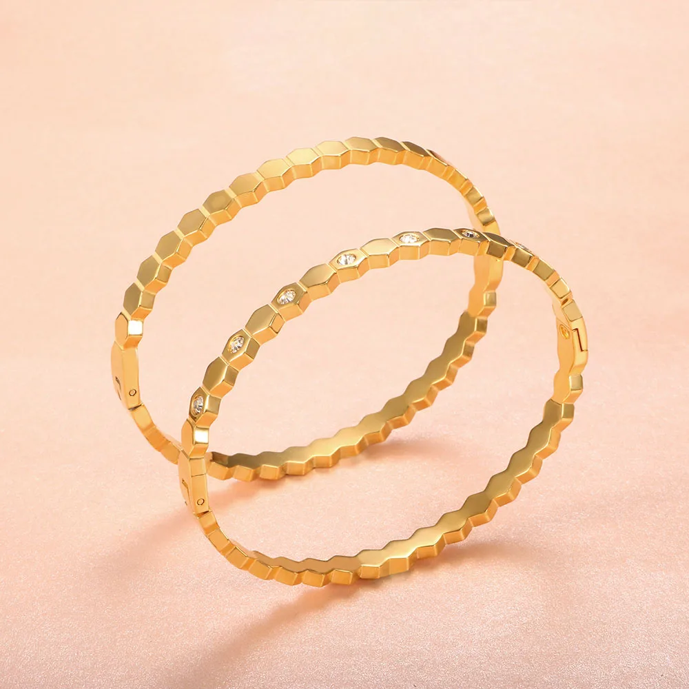 18K Gold 5A Cubic Zirconia Hexagon Cuff Bracelet Geometric Bangle Stainless Steel Bangles Honey Bracelets for Women Wholesale, Silver, gold and rose gold
18K Gold 5A Cubic Zirconia Hexagon Cuff Bracelet Geometric Bangle Stainless Steel Bangles Honey Bracelets for Women Wholesale, Silver, gold and rose gold